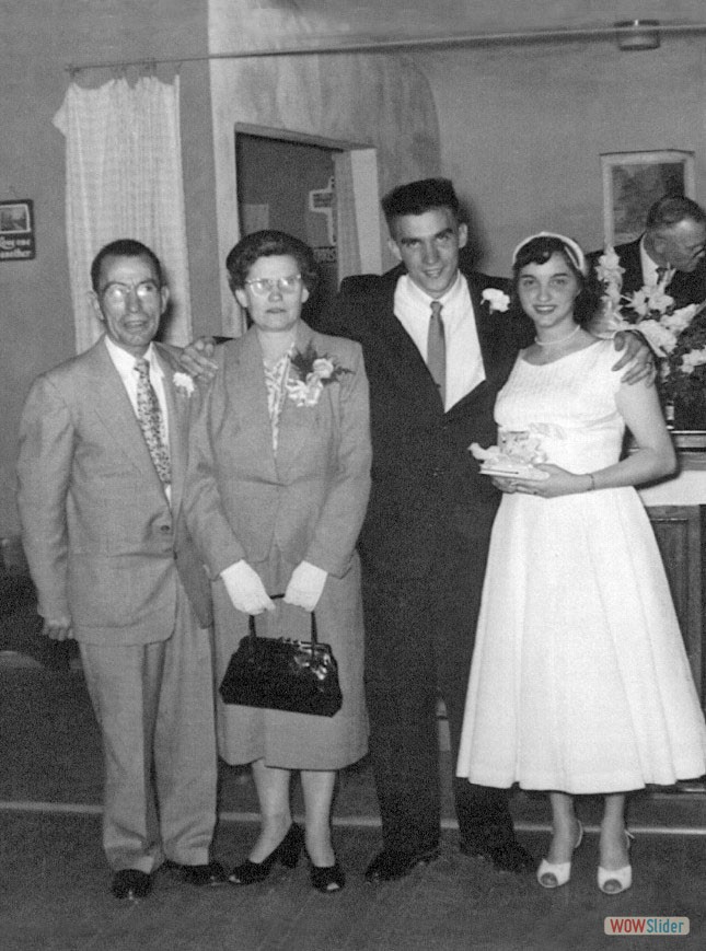 Walter Sherman Baker & wife, Thelma with son Pete & wife, Larue